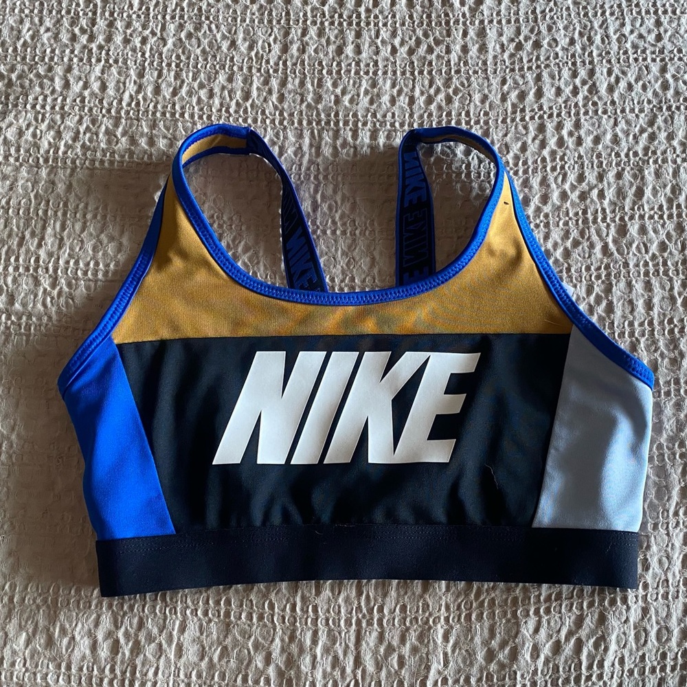 Nike • Sports Bra
